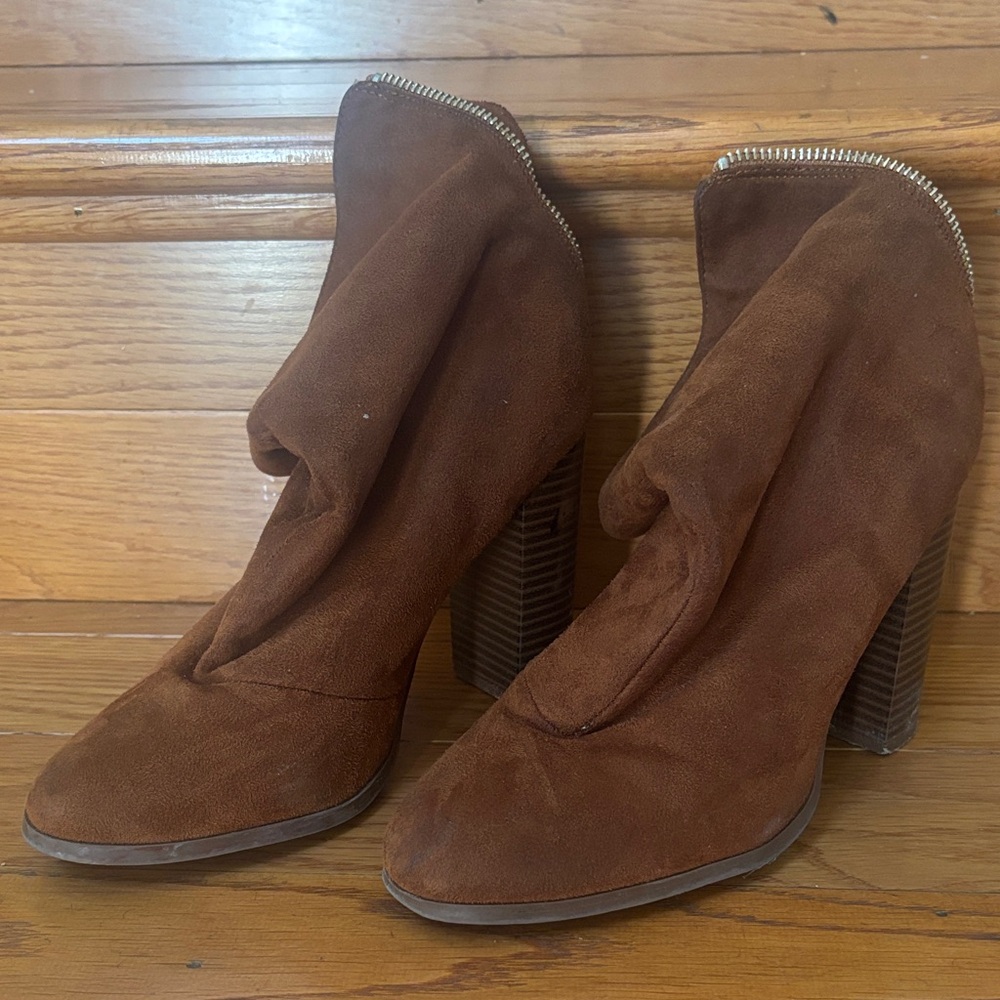 Chic Brown Suede Heeled Boots